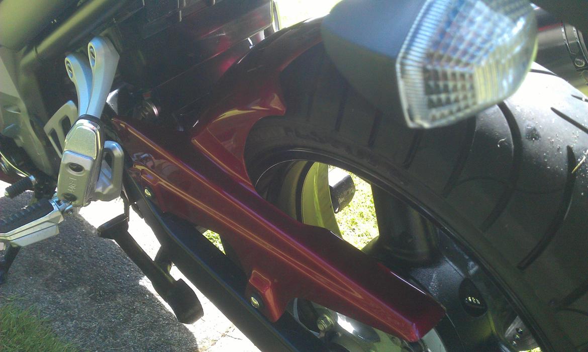 Suzuki GSF 650Bandit - Det afslutter bagenden helt fantastisk. billede 9