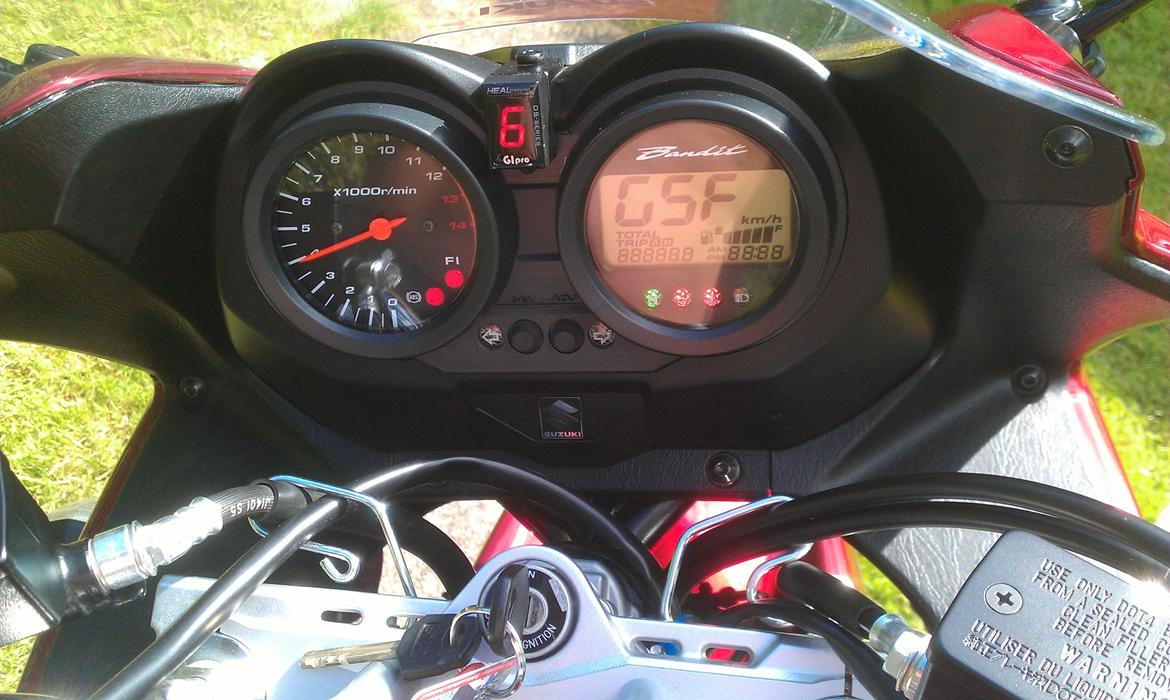 Suzuki GSF 650Bandit - Jeg er blevet rigtig glad for min gear indicator, specialt i byen.  billede 10