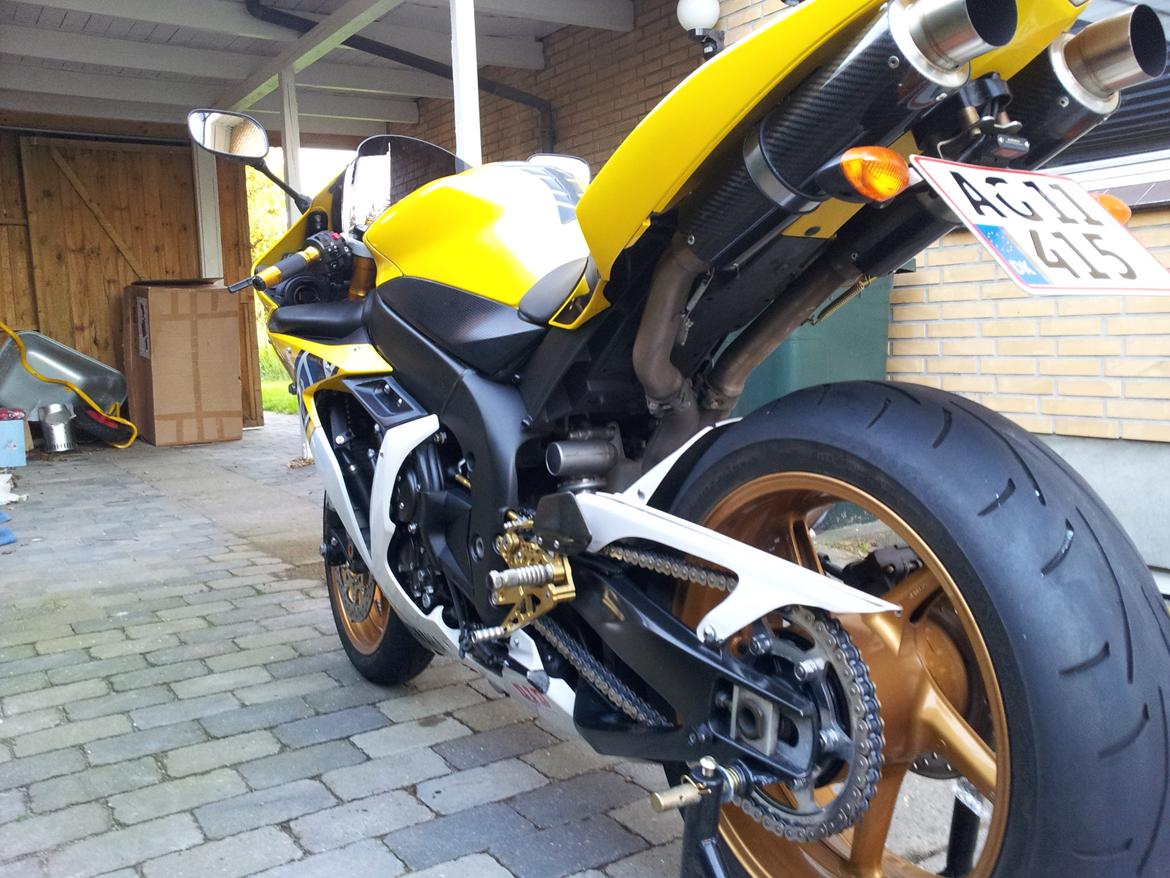 Yamaha YZF R1 billede 1