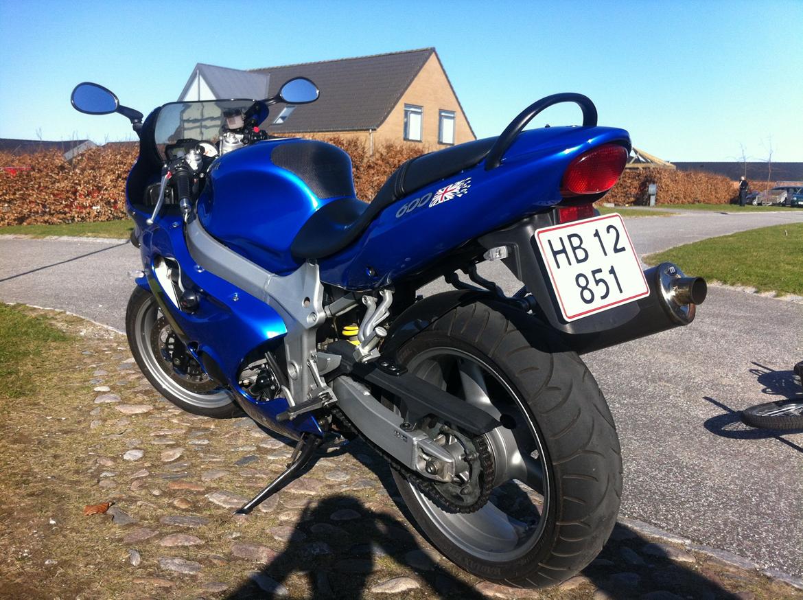 Triumph TT600 billede 3