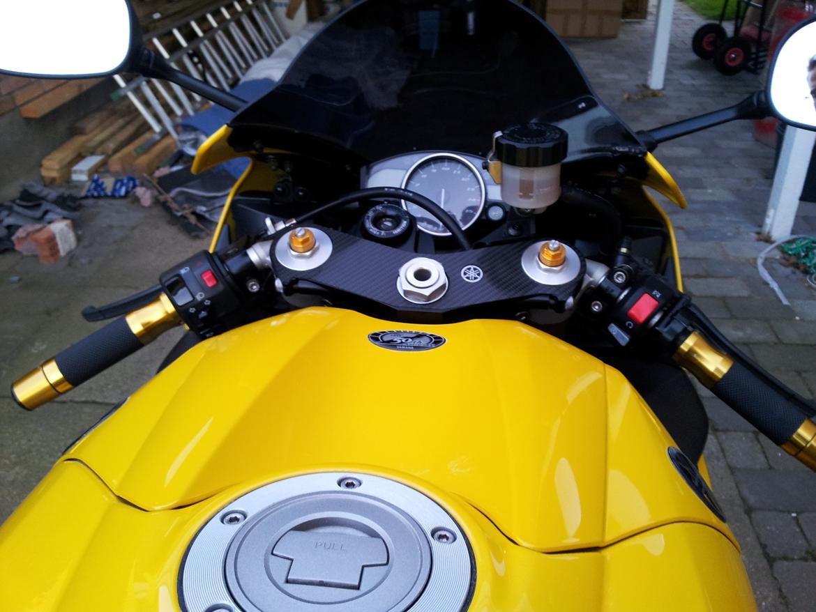 Yamaha YZF R1 billede 2