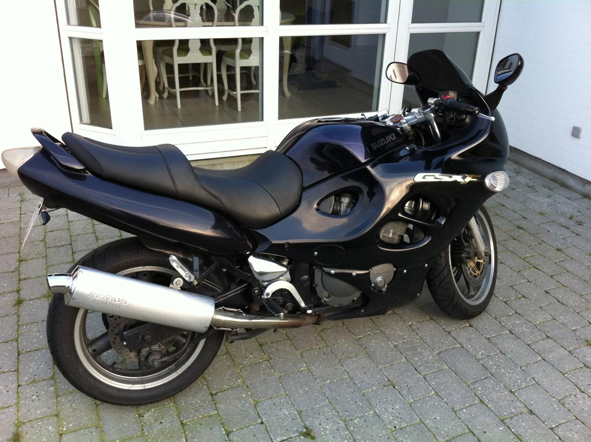 Suzuki GSX 600 F *SOLGT* billede 2