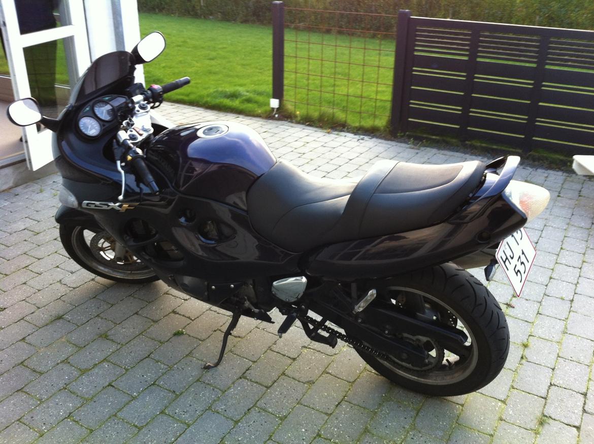 Suzuki GSX 600 F *SOLGT* billede 5