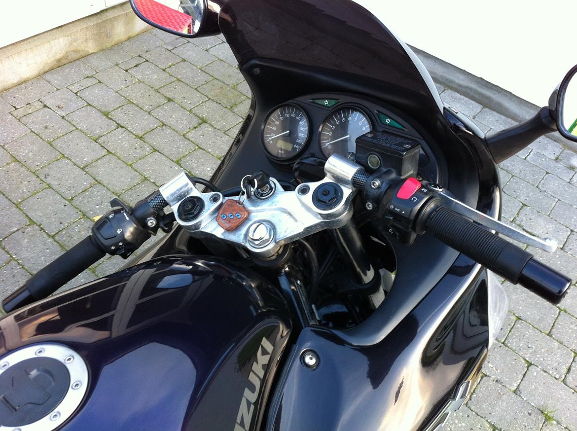 Suzuki GSX 600 F *SOLGT* billede 10