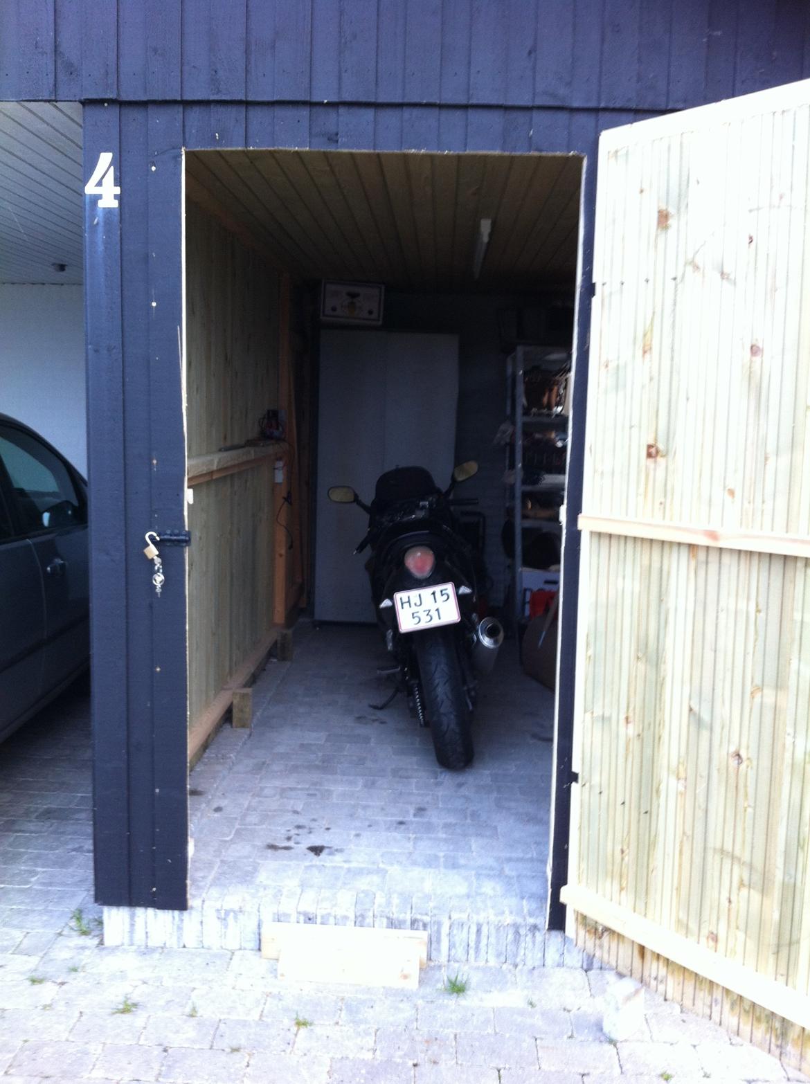 Suzuki GSX 600 F *SOLGT* billede 11