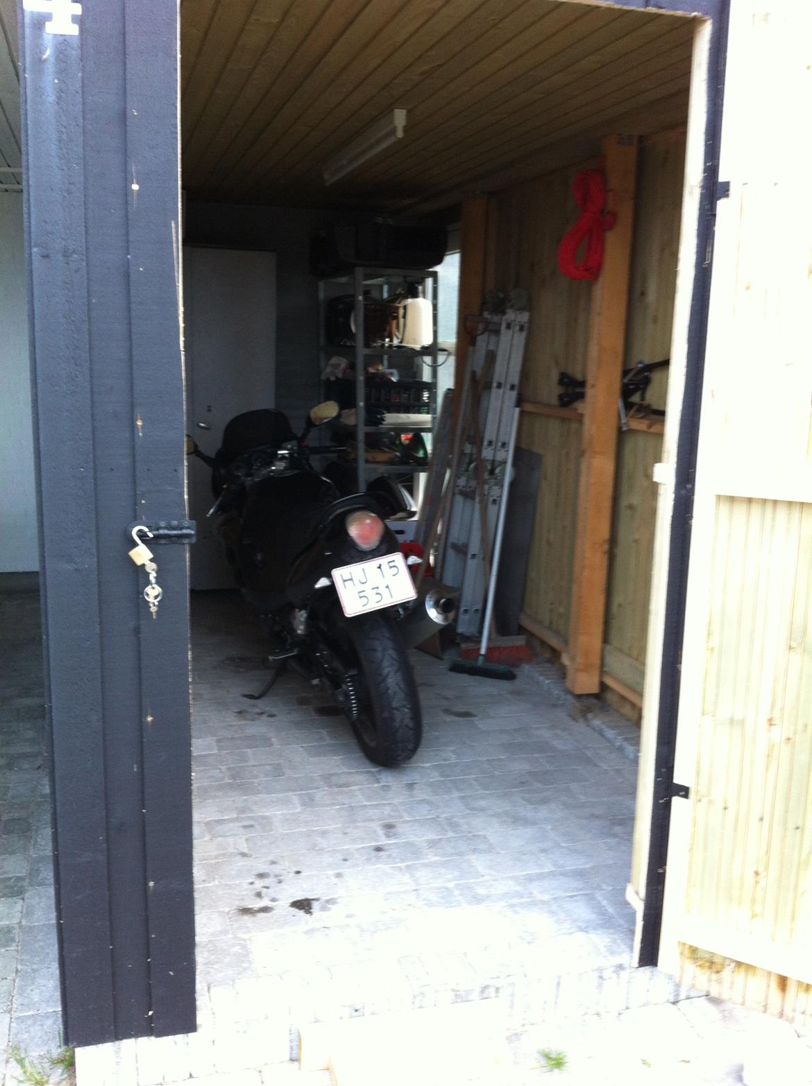 Suzuki GSX 600 F *SOLGT* billede 12