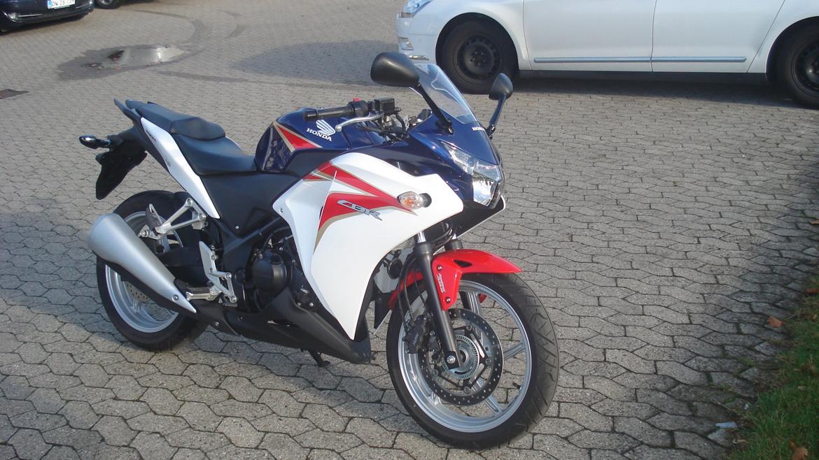 Honda CBR 250 RA (SOLGT) billede 3