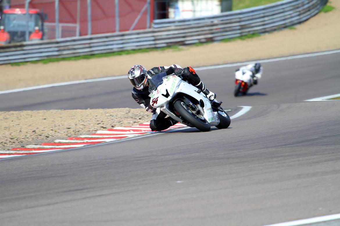 Yamaha R6 billede 10