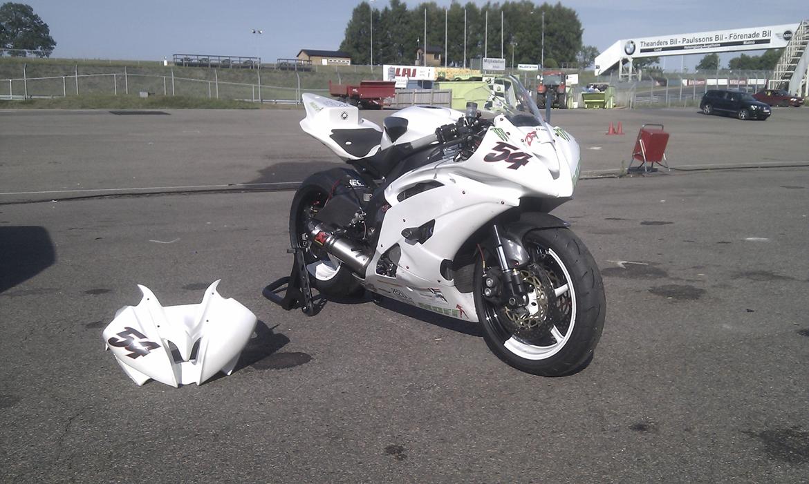 Yamaha R6 billede 11