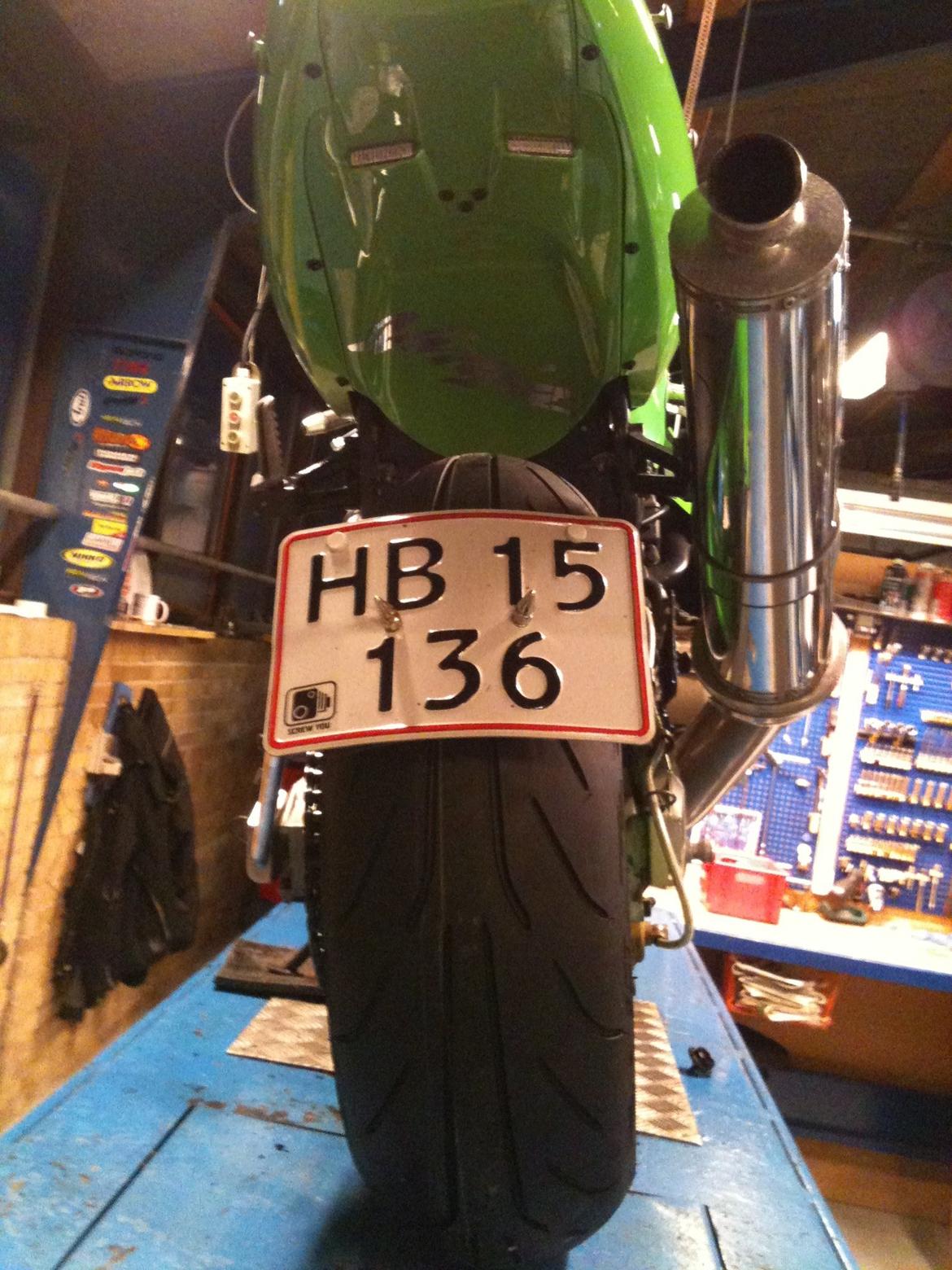 Kawasaki ZX12R  R.I.P. - Nummerplade flyttet til dirtcatcher billede 11