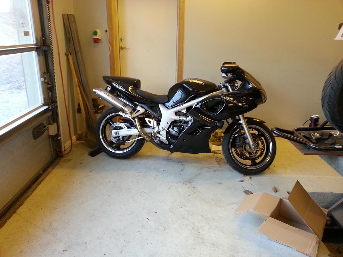 Suzuki Sv650S - nyeste skud fra cameraet med fuld kåbe poleret fælges og ny affjedring bag billede 1