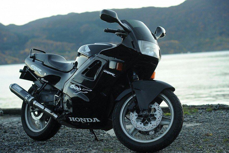 Honda cbr 600 f1