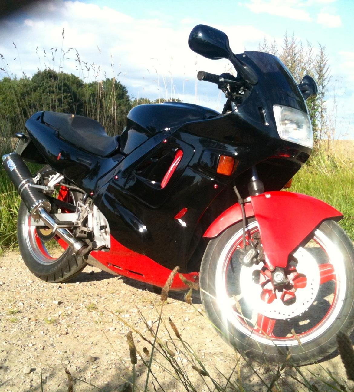 Honda CBR F billede 1