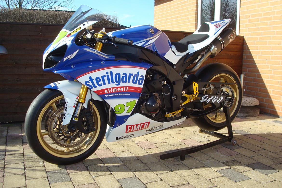 Yamaha R1 billede 2