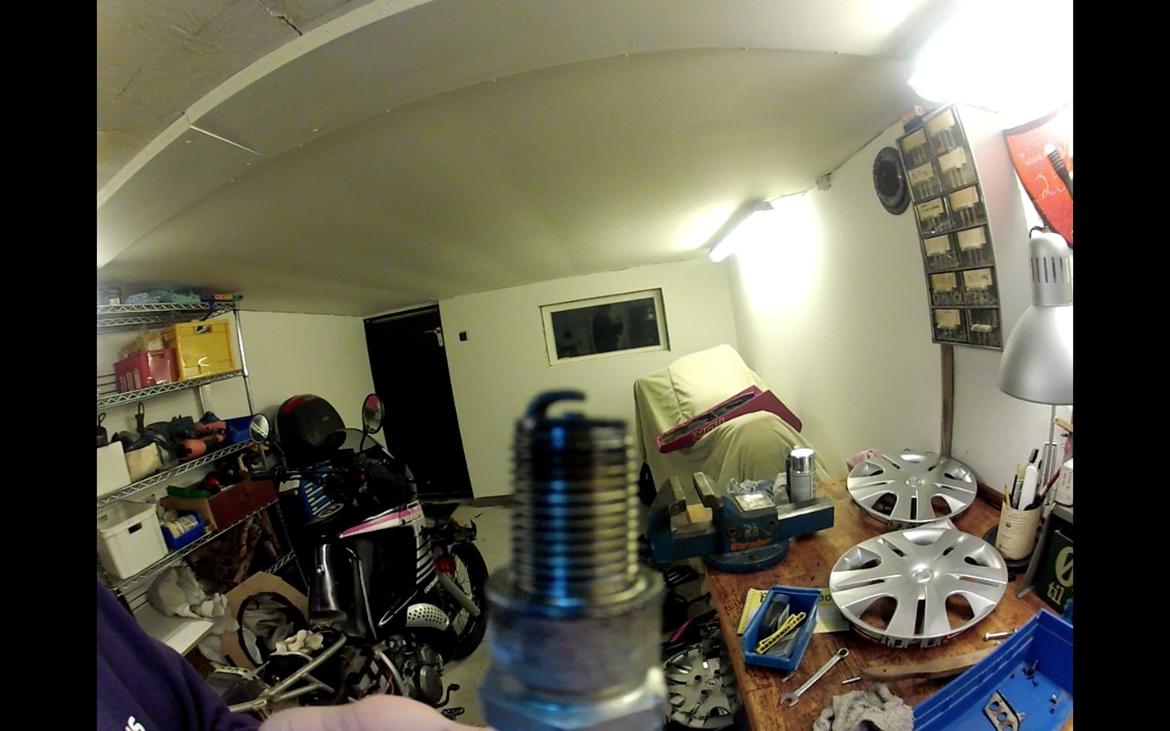 Yamaha TDR 125 [solgt] - Fint tændrør, flot kulør og sodet sidder ikke i tykke lag billede 11