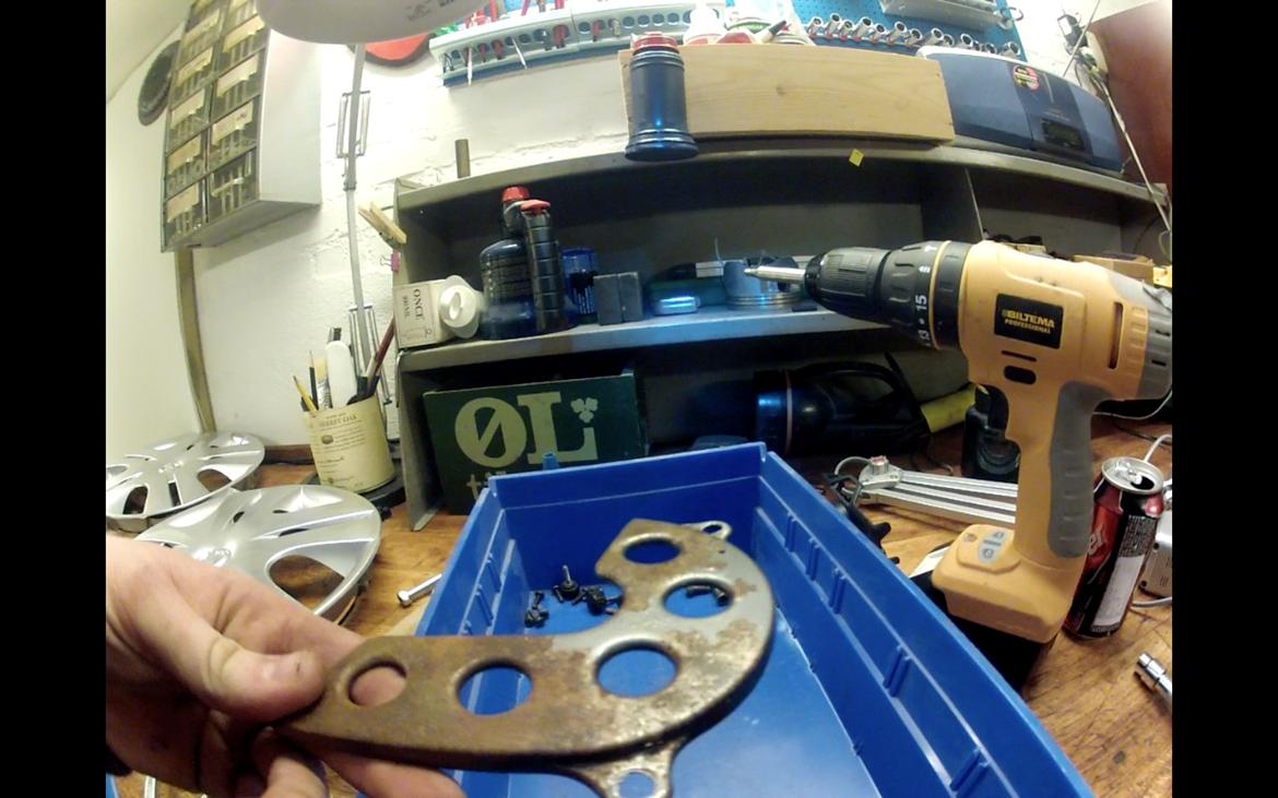 Yamaha TDR 125 [solgt] - Let aftagelige dele som denne skal pilles af, slibes og spraymales billede 14