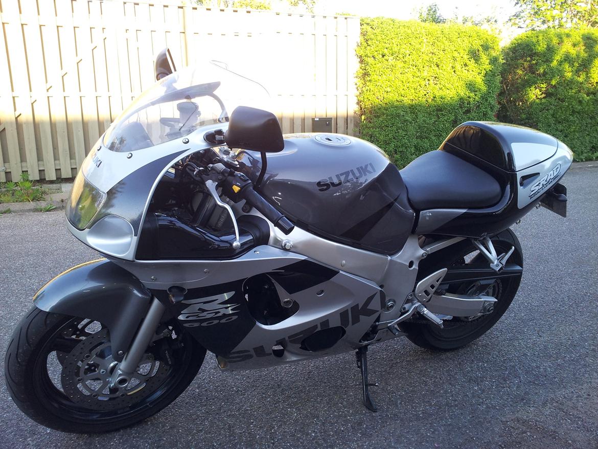Suzuki GSX-R 600 *Solgt* billede 2