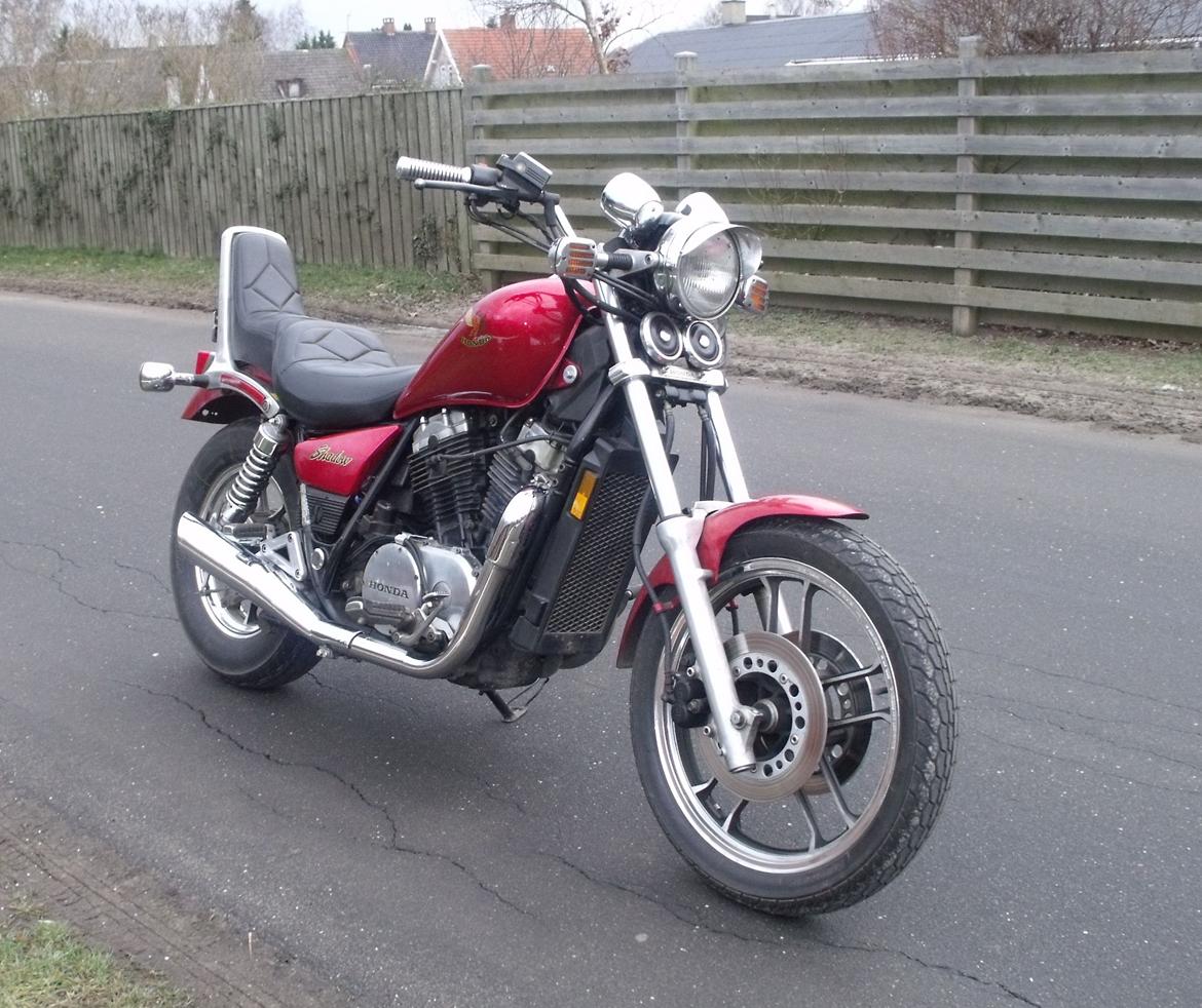 Honda VT700 Shadow US. (SOLGT) billede 2