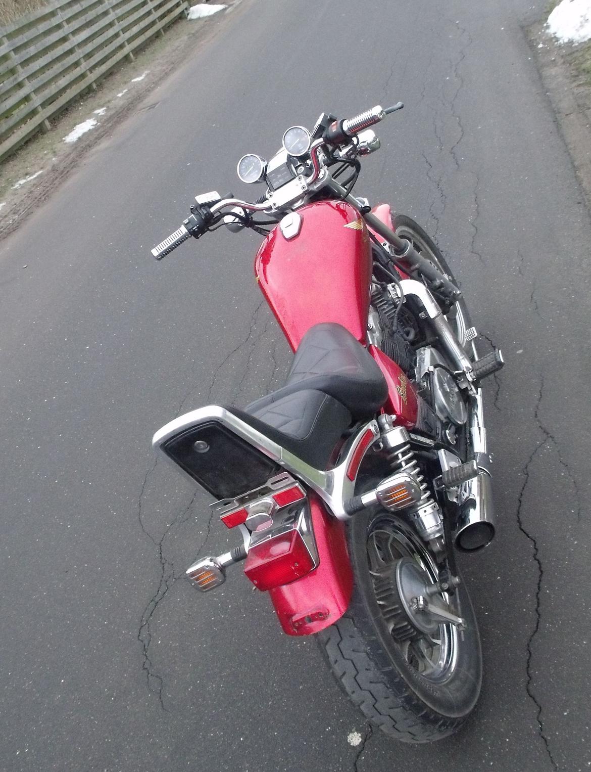 Honda VT700 Shadow US. (SOLGT) billede 12
