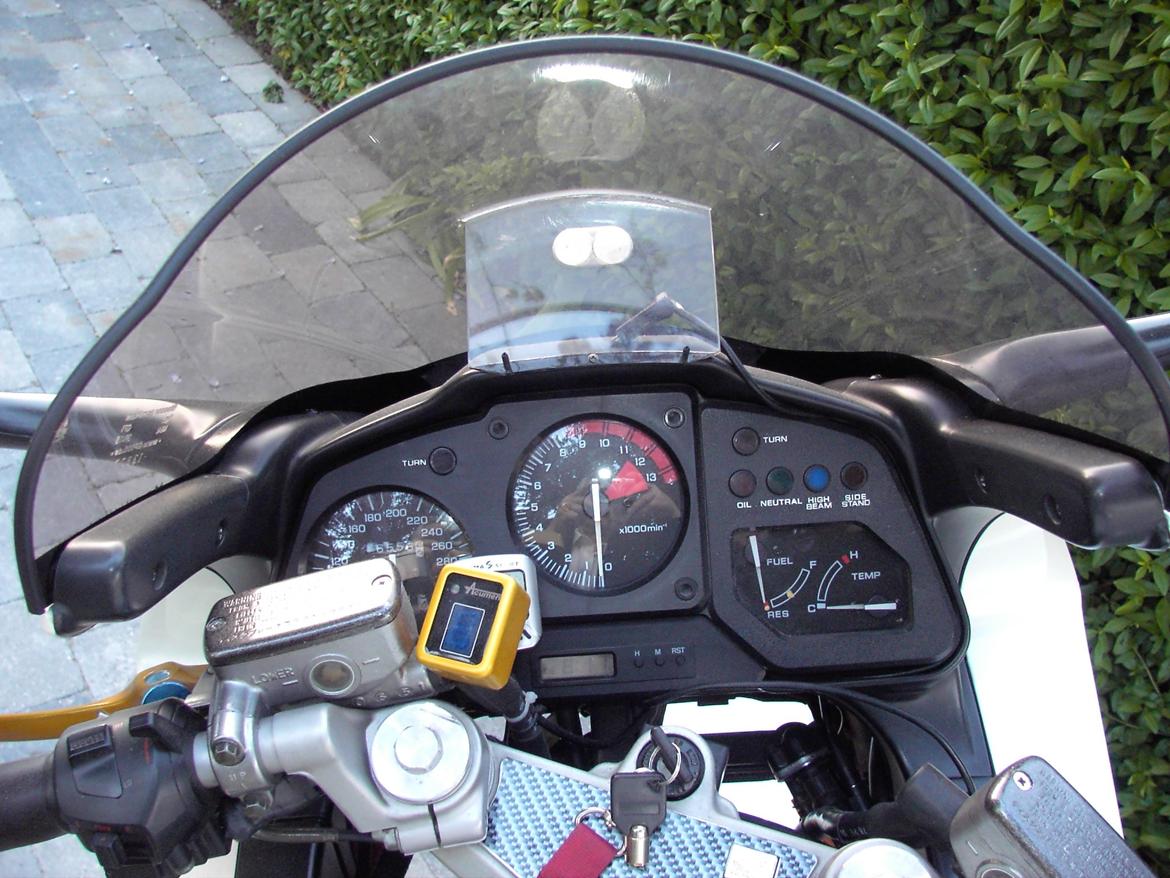 Honda RC36 - GPS holder billede 7