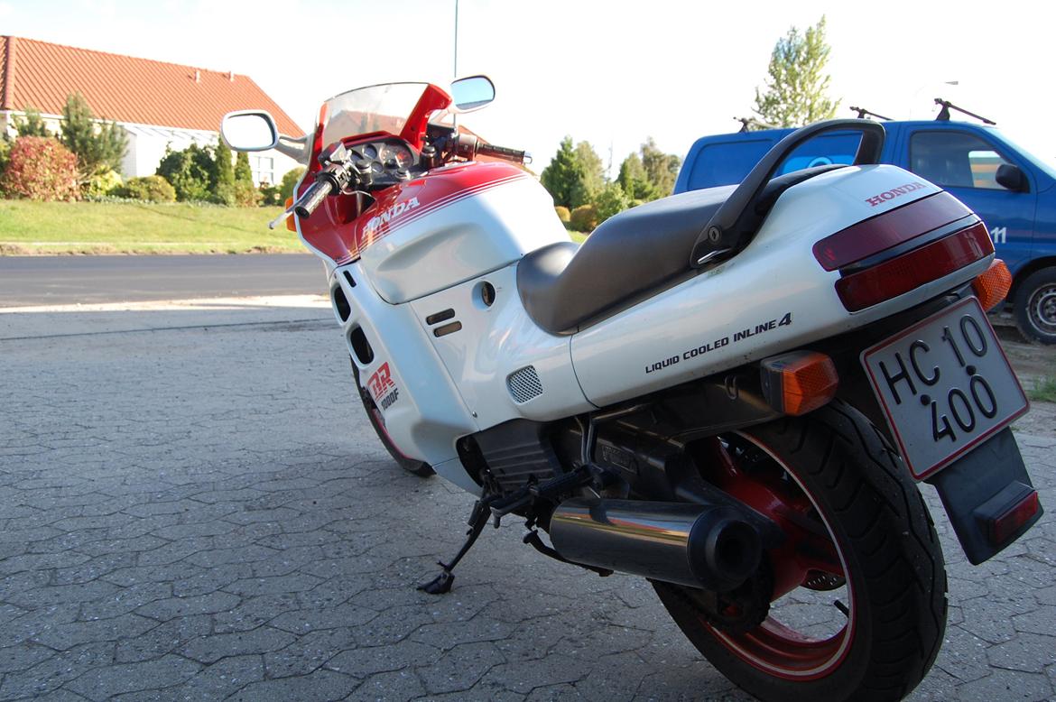 Honda cbr1000f максимальная скорость