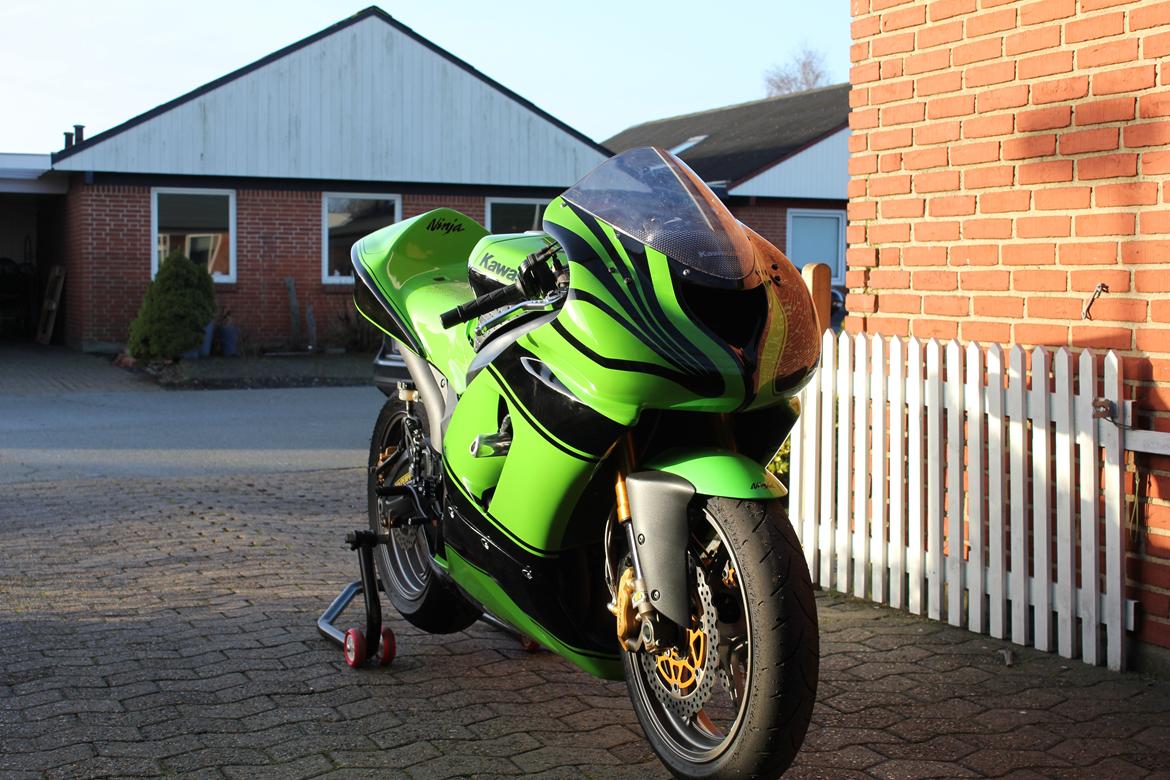 Kawasaki ZX6R billede 3