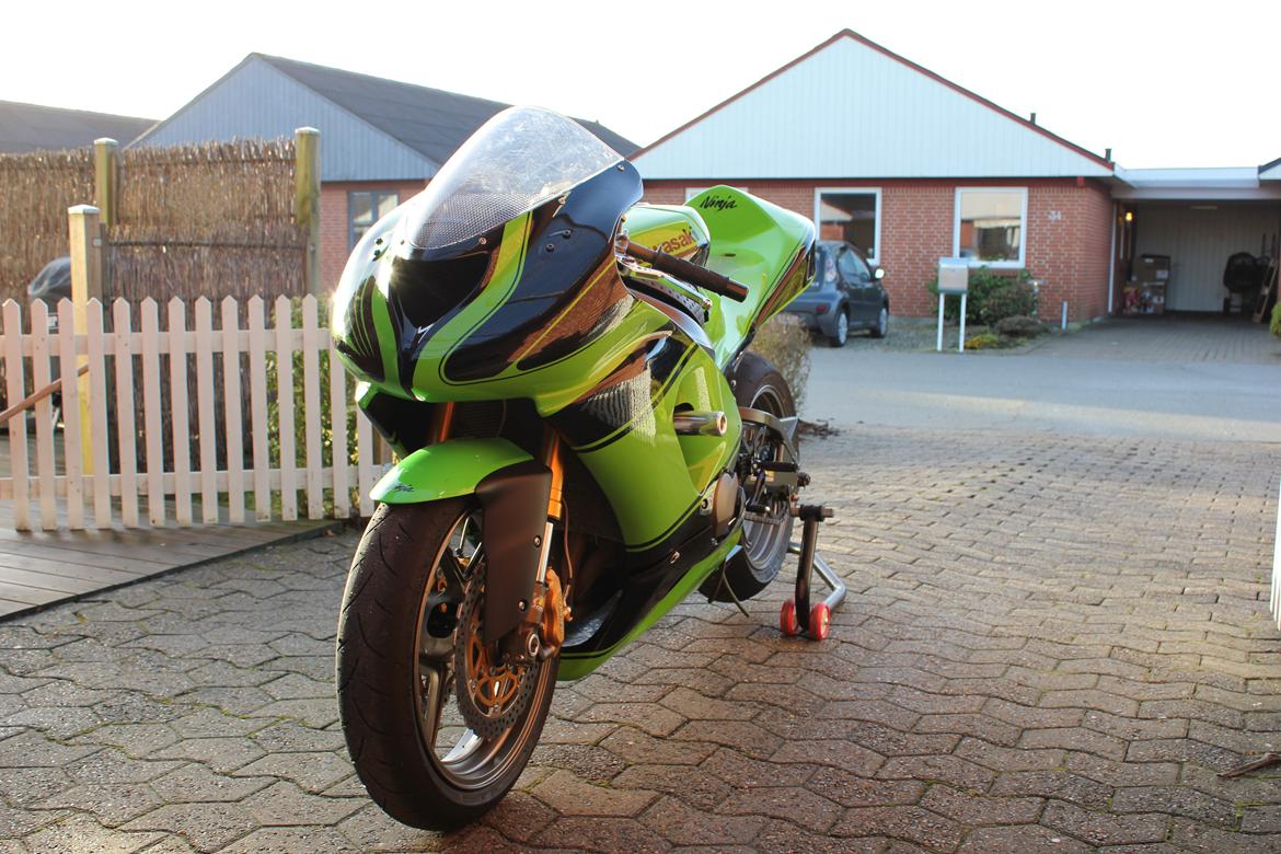 Kawasaki ZX6R billede 4