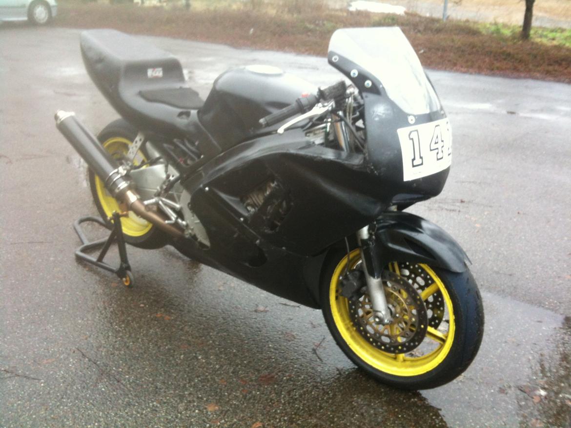 Honda CBR 600 F3 Baneracer *Solgt* billede 9