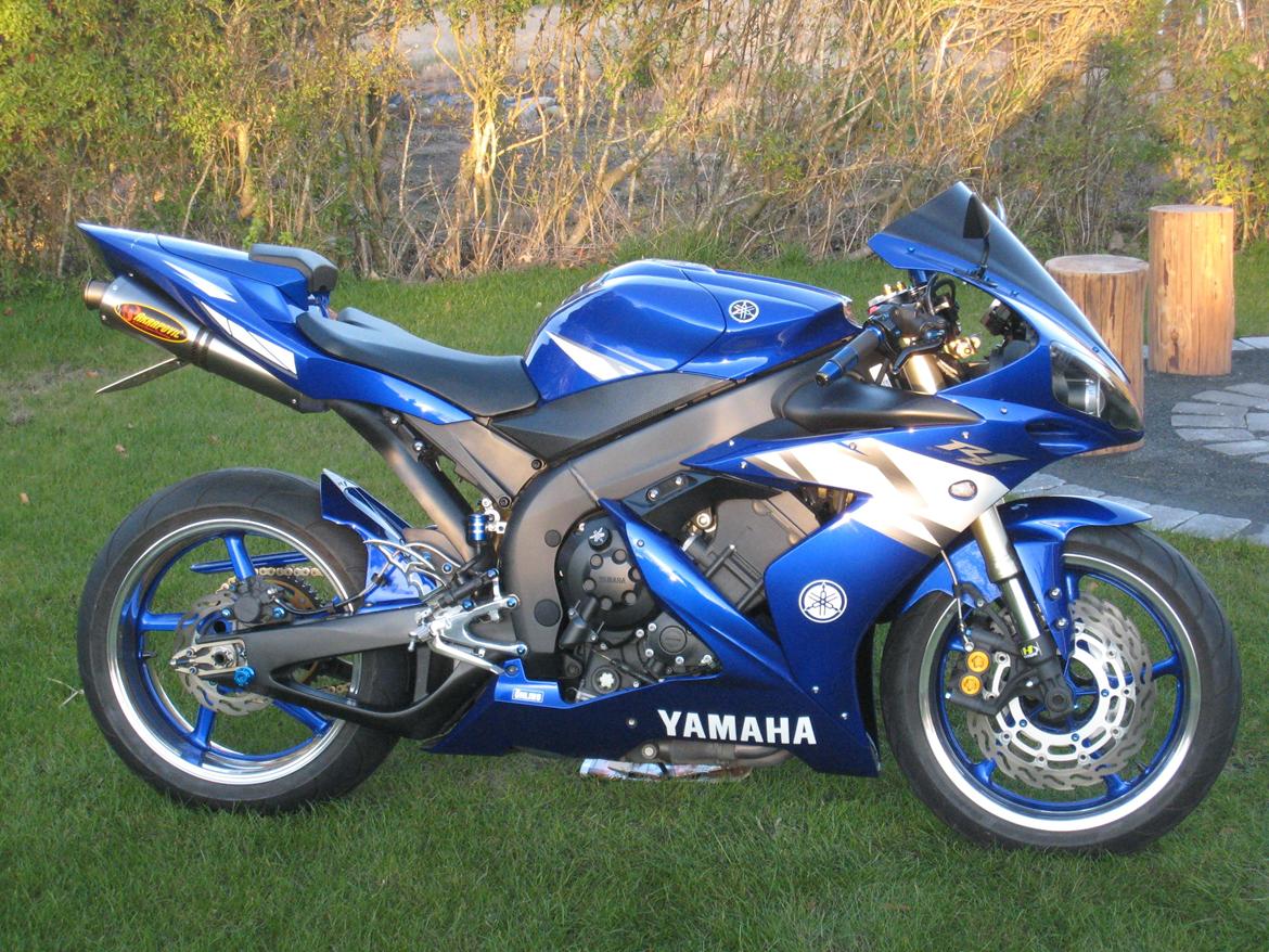 Yamaha R1 billede 2