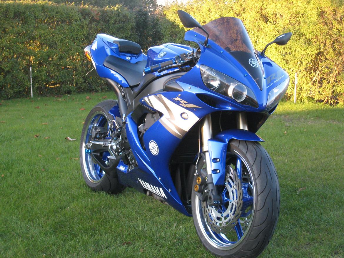 Yamaha R1 billede 3