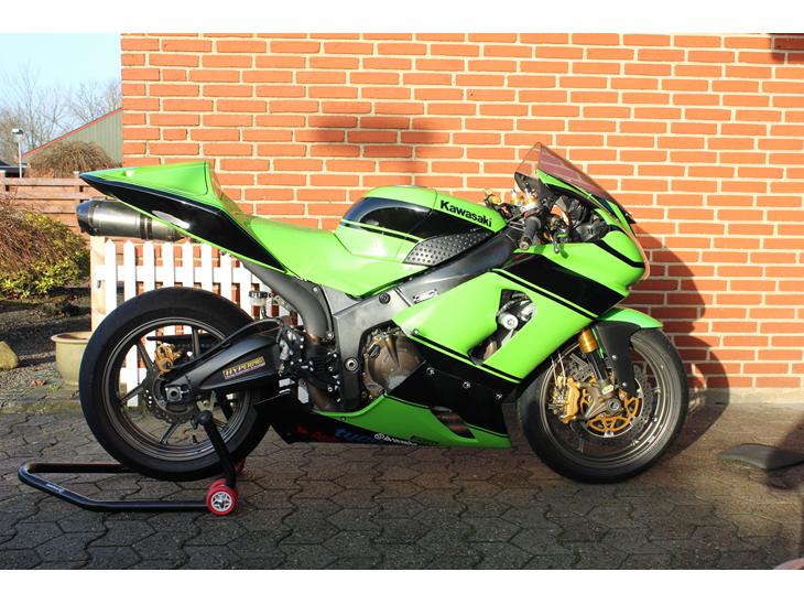 {{currentPhoto.altText}} billede {{currentPhoto.number}}