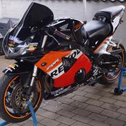 Honda CBR 954
