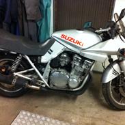 Suzuki gsx 750 s katana