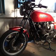 Suzuki GS 750