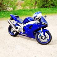 Yamaha YZF R1