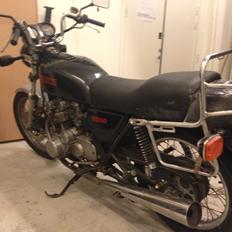 Suzuki GS 550 Cafe Racer 2