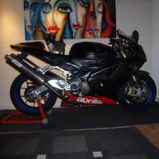 Aprilia RSVR Factory