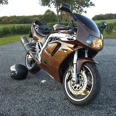Suzuki GSX-R 750