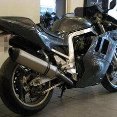 Suzuki GSX-R 750