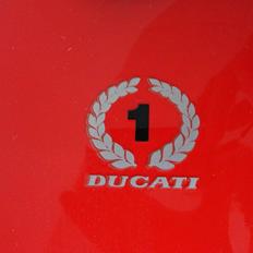 Ducati 916 strada