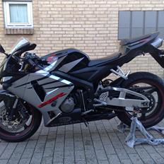 Honda CBR 600 RR5 - NH1