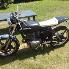 Honda cb 400 twin