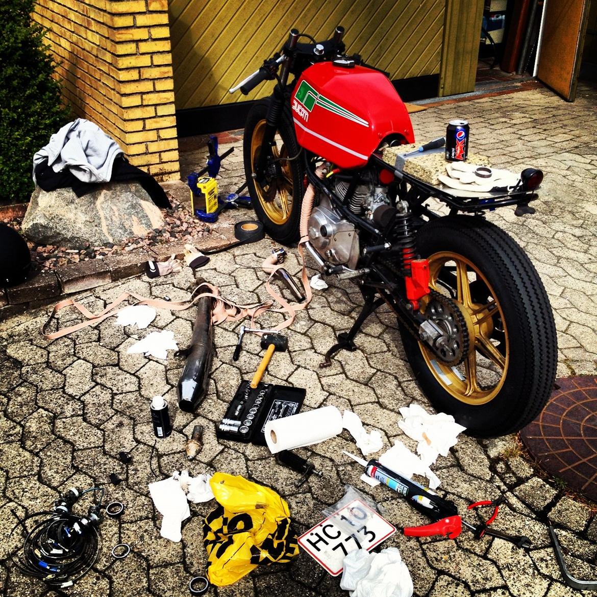 Ducati 650 SL Pantah Cafe Racer - Totalt kaos. billede 7