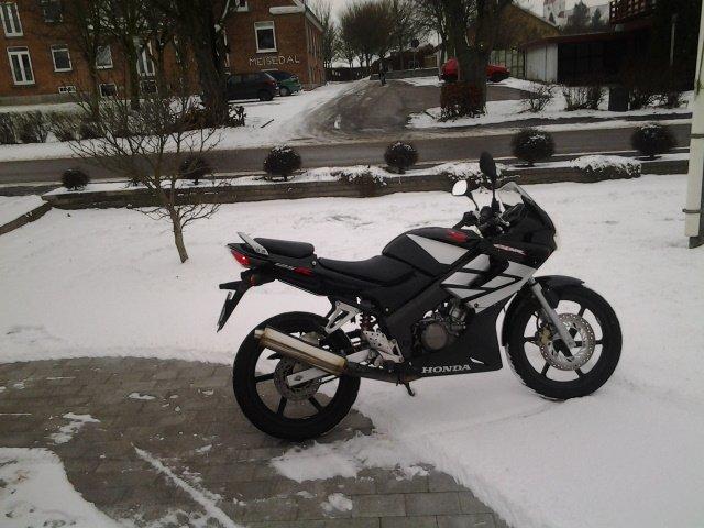 Honda cbr125r billede 3