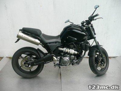 Yamaha MT 03 billede 2