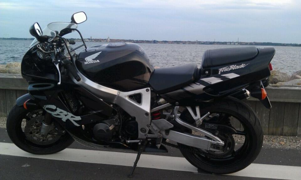 Honda CBR 900 RR Fireblade billede 2
