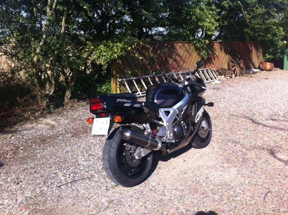 Honda CBR 900 RR Fireblade billede 3