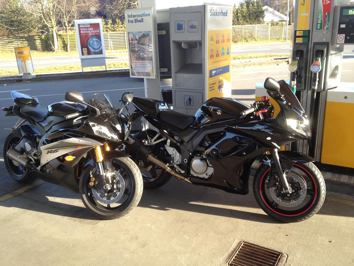 Yamaha r6 - en køretur med en veninde billede 4