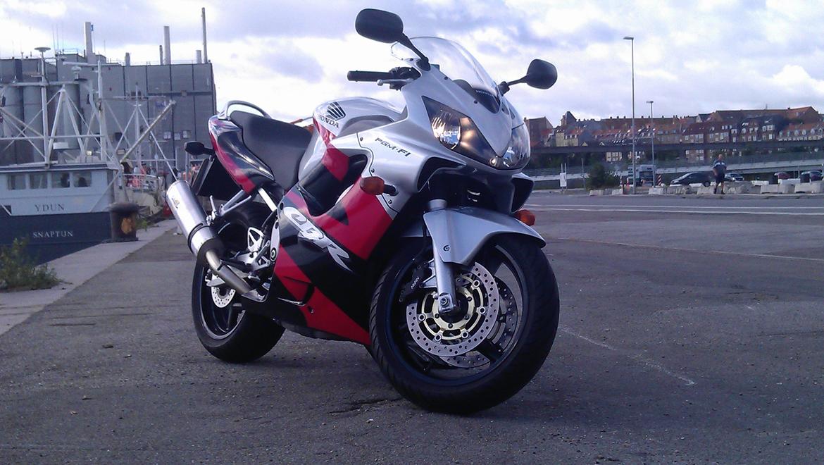 Honda CBR 600 F4i billede 1