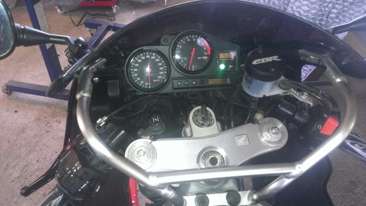 Honda CBR 900RR FIREBLADE billede 4